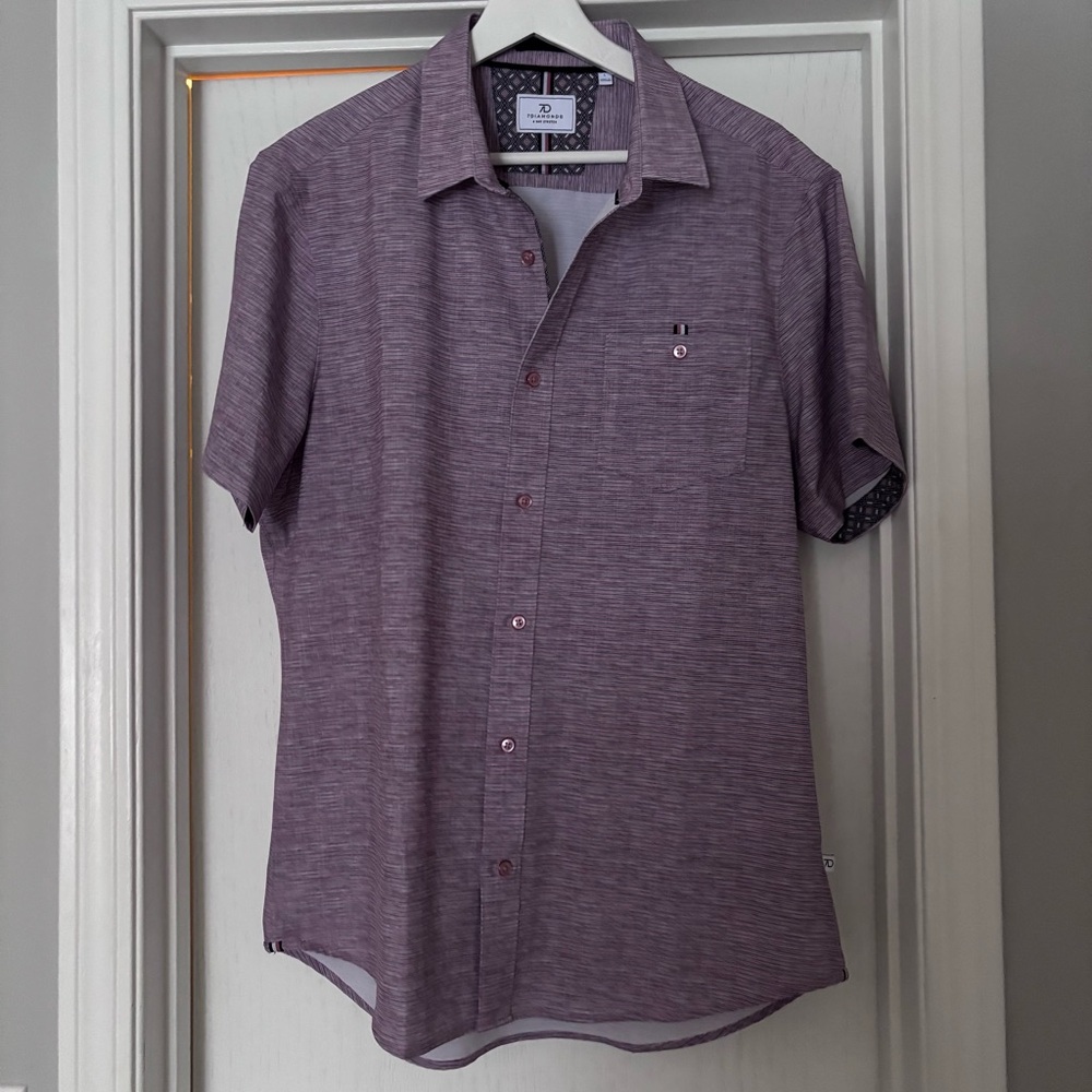 7 Diamonds Men Button Up - Red & Navy. Size M
